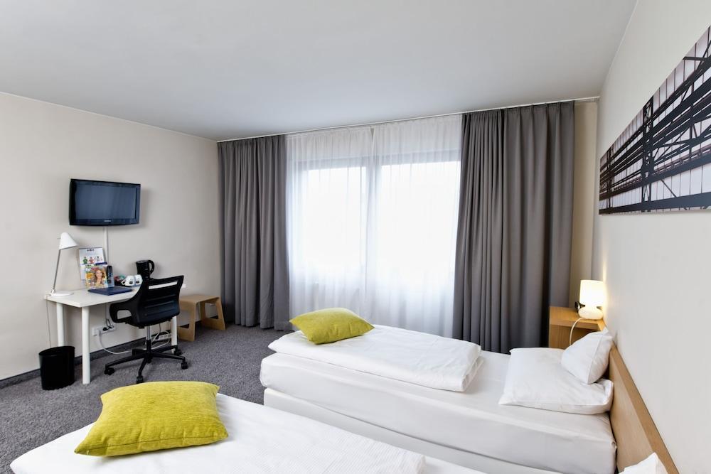 Tryp By Wyndham Frankfurt Hotel Frankfurt am Main Exterior photo