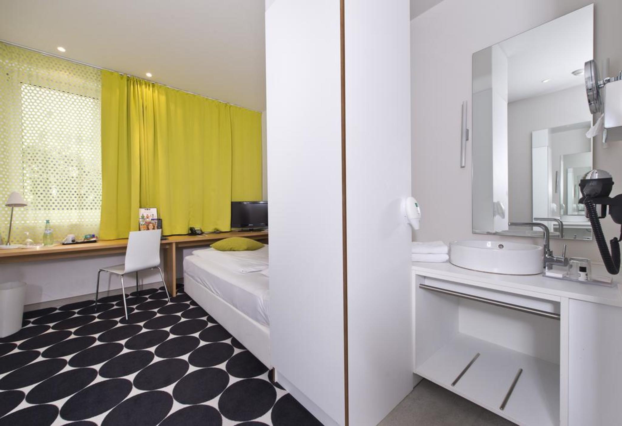 Tryp By Wyndham Frankfurt Hotel Frankfurt am Main Room photo