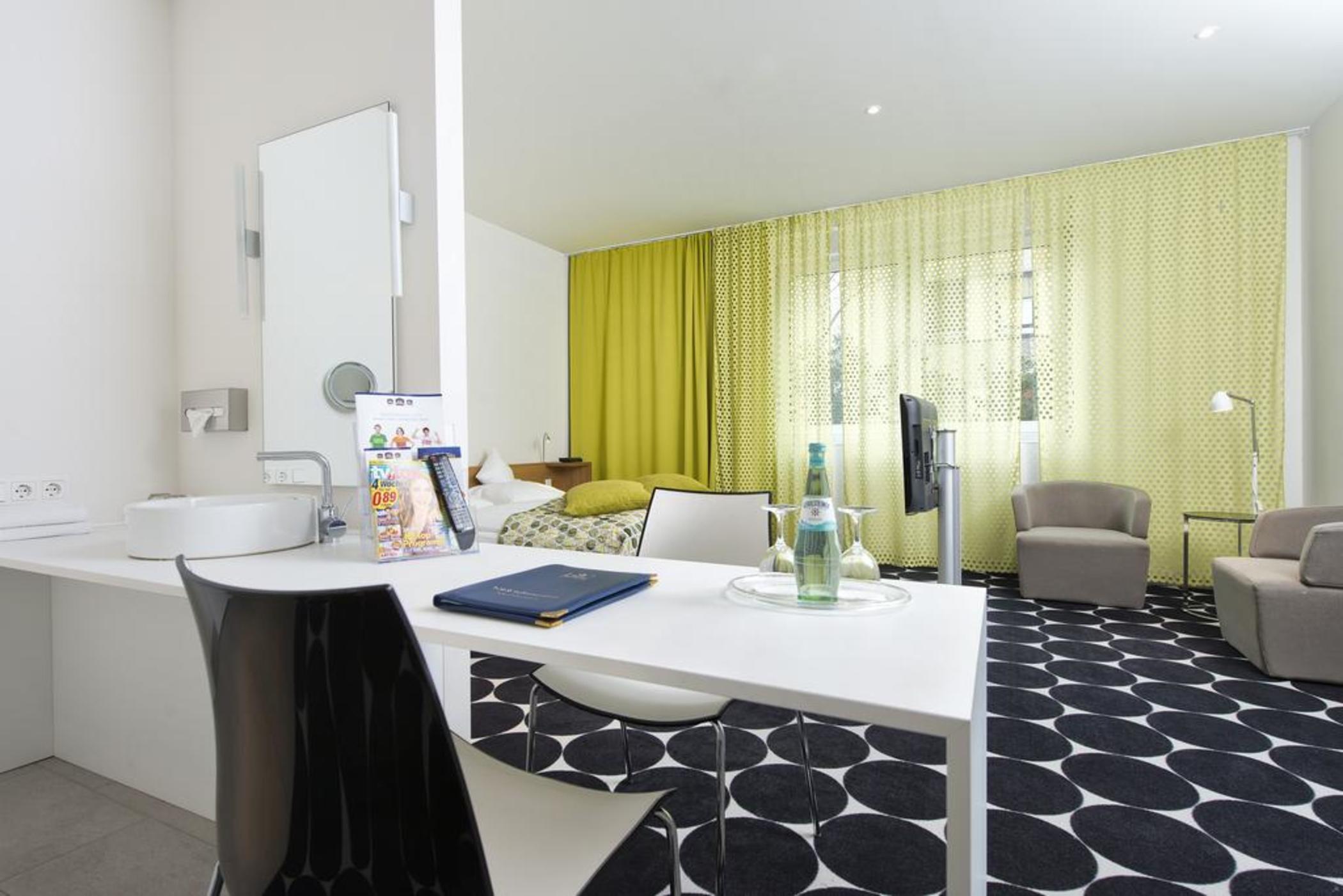 Tryp By Wyndham Frankfurt Hotel Frankfurt am Main Room photo