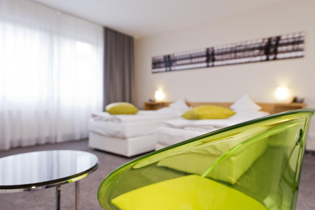 Tryp By Wyndham Frankfurt Hotel Frankfurt am Main Room photo